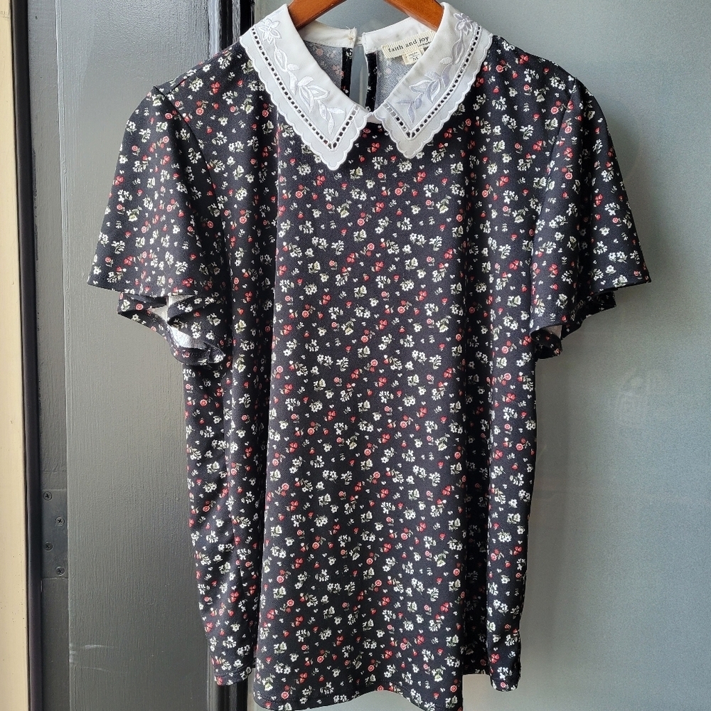 Faith and Joy Retro Style Blouse Size Medium Flare Sleeves Black/Flowers Leaves - Picture 2 of 11